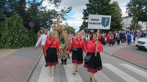 Gmina Pawłów na dożynkach powiatowych w Mircu – wieniec, który zachwycił