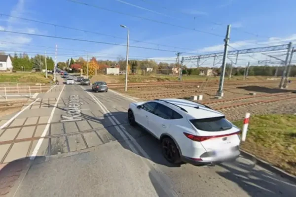 Całkowite zamknięcie przejazdu kolejowego w Wąchocku – objazdy od 4 września