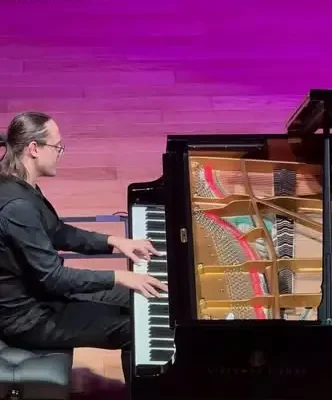 Młodzi pianiści z PSM w Starachowicach na inauguracji XVII Dni Muzyki w Ostrowcu Świętokrzyskim
