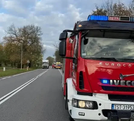 Karambol na ul. Zakanale w Rudniku – pięć aut, akcja służb