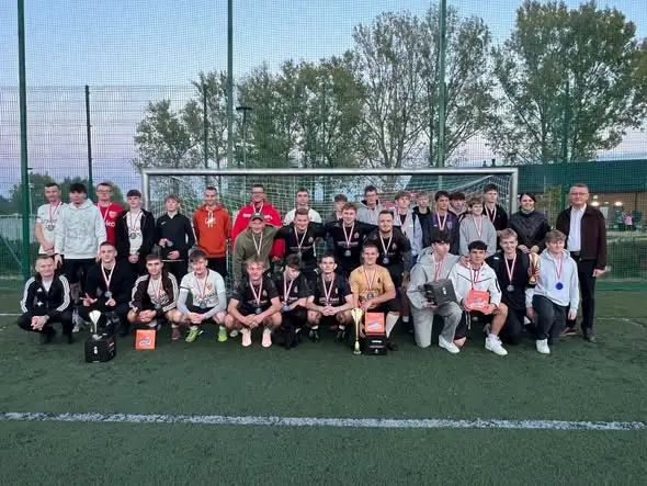 XII Memoriał Piłkarski im. Mirosława Cedro – sportowa rywalizacja i pamięć o popularyzatorze sportu